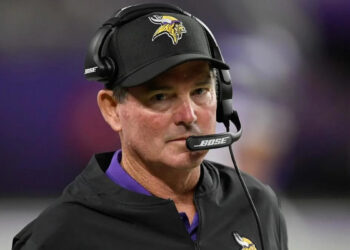DALLAS COWBOYS CONTRATAN A MIKE ZIMMER COMO NUEVO COORDINADOR DEFENSIVO