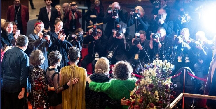 ARRANCA LA 74ª EDICIÓN DEL FESTIVAL DE CINE DE BERLÍN CON ESTRENO DE "SMALL THINGS LIKE THESE" Y POLÉMICAS POLÍTICAS 1 ARRANCA LA 74ª EDICIÓN DEL FESTIVAL DE CINE DE BERLÍN CON ESTRENO DE “SMALL THINGS LIKE THESE” Y POLÉMICAS POLÍTICAS