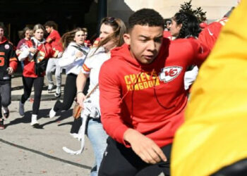TIROTEO DURANTE CELEBRACIÓN DEL SUPER BOWL EN KANSAS CITY DEJA UN MUERTO Y 22 HERIDOS