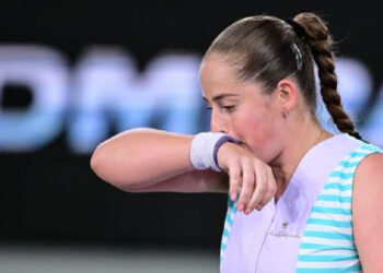 OSTAPENKO RECHAZA EL SALUDO A AZARENKA TRAS DERROTA EN EL WTA 1000 DE DOHA