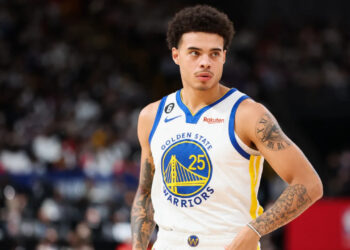 LOS GOLDEN STATE WARRIORS FIRMAN CONTRATO ESTÁNDAR CON LESTER QUIÑONES