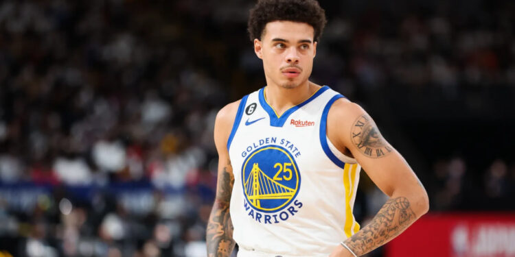 LOS GOLDEN STATE WARRIORS FIRMAN CONTRATO ESTÁNDAR CON LESTER QUIÑONES