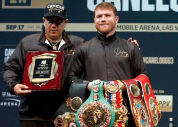 EQUIPO DE CANELO ÁLVAREZ RECHAZA ACUSACIONES Y OFERTAS MILLONARIAS DE DAVID BENAVIDEZ