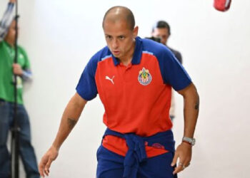 CHICHARITO HERNÁNDEZ EN LA CONVOCATORIA DE CHIVAS PARA ENFRENTAR A PUMAS