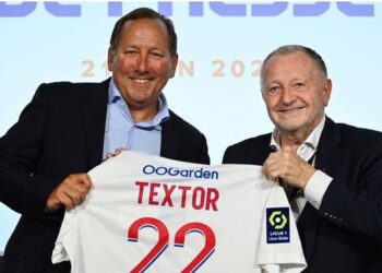 DUEÑO DEL LYON ARREMETE CONTRA EL PSG Y LA LIGUE 1