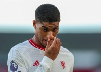 RASHFORD CONTRARRESTA LAS CRÍTICAS Y REAFIRMA SU COMPROMISO CON EL MANCHESTER UNITED