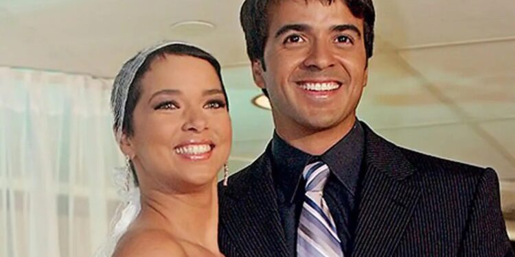 ADAMARI LÓPEZ REVELA: LUÍS FONSI SOLICITÓ DIVORCIO POR TELÉFONO 1 ADAMARI LÓPEZ REVELA: LUÍS FONSI SOLICITÓ DIVORCIO POR TELÉFONO