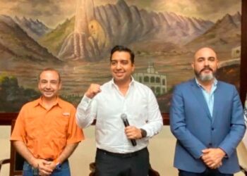 PIDE NAVA LICENCIA; VA POR REELECCIÓN EN SANTA CATARINA