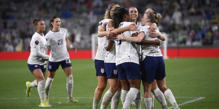 ESTADOS UNIDOS AVANZA A LA FINAL DE LA COPA ORO FEMENINA TRAS VENCER A CANADÁ EN DRAMÁTICA DEFINICIÓN POR PENALES 1 ESTADOS UNIDOS AVANZA A LA FINAL DE LA COPA ORO FEMENINA TRAS VENCER A CANADÁ EN DRAMÁTICA DEFINICIÓN POR PENALES