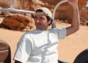 CARLOS SAINZ, OPERADO DE APENDICITIS, SE AUSENTA DEL GRAN PREMIO DE ARABIA