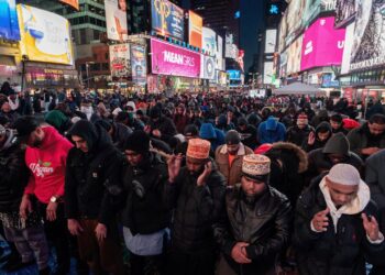 MUSULMANES DE NUEVA YORK INICIAN RAMADÁN CON ORACIONES POR PALESTINA