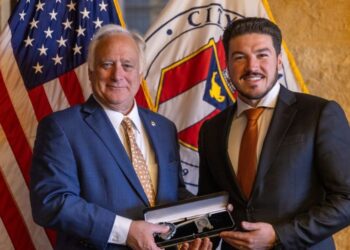 PACTA SAMUEL GARCÍA ALIANZA ESTRATÉGICA CON AUSTIN TEXAS