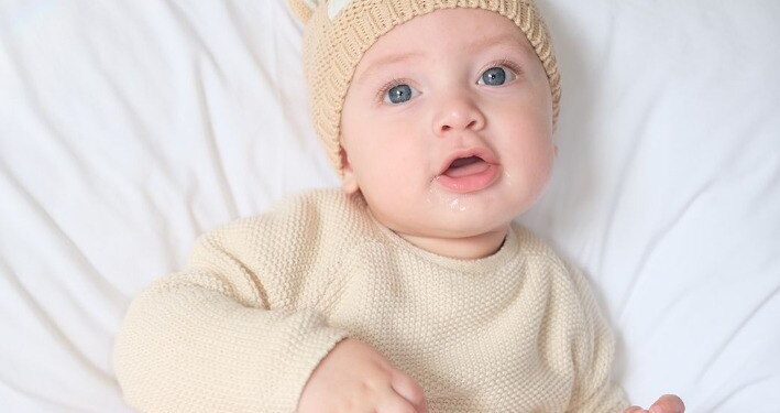 MARC ANTHONY Y NADIA FERREIRA COMPARTEN LA TIERNAMENTE ESPERADA IMAGEN DE SU HIJO EN LAS REDES SOCIALES