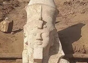 DESCUBREN MITAD FALTANTE DE ESTÁTUA DE RAMSÉS II EN EGIPTO