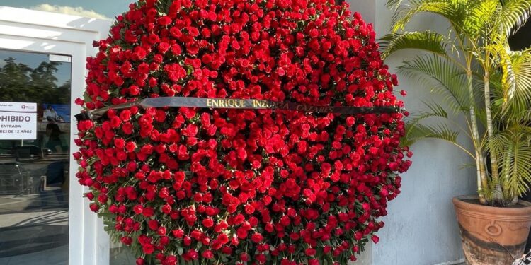 ENVÍO MASIVO DE CORONAS FLORALES AL FUNERAL DE 'LA GILBERTONA' POR PARTE DEL CJNG 1 ENVÍO MASIVO DE CORONAS FLORALES AL FUNERAL DE ‘LA GILBERTONA’ POR PARTE DEL CJNG