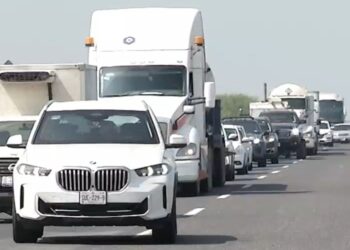 ¿DE SHOPPING? INSTALAN 6 RETENES EN AUTOPISTA A REYNOSA