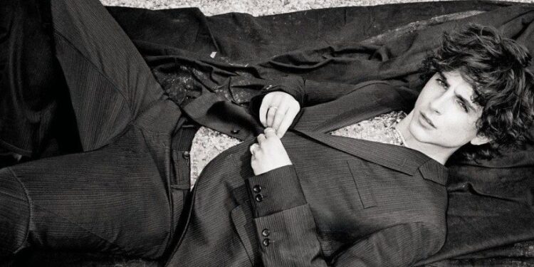 TIMOTHÉE CHALAMET ENTRA EN LA PIEL DE BOB DYLAN EN ‘A COMPLETE UNKNOWN’: DESVELADAS LAS PRIMERAS IMÁGENES