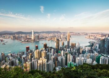 HONG KONG SUMIDO EN LAS SOMBRAS: CHINA IMPONE LEY CLAVE PARA CONTROL TOTALITARIO