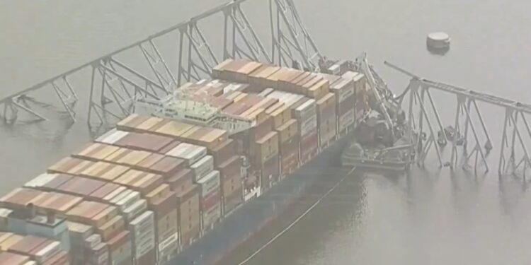 TUMBA BARCO PUENTE EN BALTIMORE; BUSCAN A SIETE VÍCTIMAS 1 TUMBA BARCO PUENTE EN BALTIMORE; BUSCAN A SIETE VÍCTIMAS