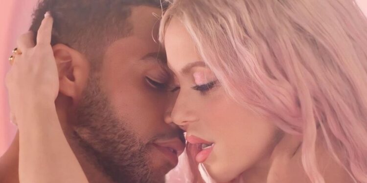 SHAKIRA CENA CON EL ACTOR LUCIEN LAVISCOUNT TRAS SU TRIUNFAL REGRESO A TIMES SQUARE 1 SHAKIRA CENA CON EL ACTOR LUCIEN LAVISCOUNT TRAS SU TRIUNFAL REGRESO A TIMES SQUARE