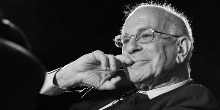 FALLECE DANIEL KAHNEMAN: NOBEL DE ECONOMÍA QUE REDEFINIÓ LA TOMA DE DECISIONES