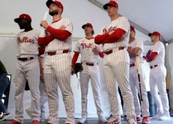 MICHAEL RUBIN, FUNDADOR DE FANATICS, DEFIENDE EMPRESA ANTE CRÍTICAS SOBRE NUEVOS UNIFORMES DE LAS GRANDES LIGAS