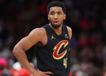 DONOVAN MITCHELL DE LOS CAVALIERS FUERA POR TRATAMIENTO EN LA RODILLA