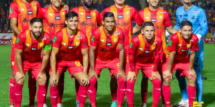 ADRIÁN GARZA LLEVA AL CLUB SPORT HEREDIANO A LOS CUARTOS DE FINAL TRAS VENCER AL ROBINHOOD DE SURINAM 1 ADRIÁN GARZA LLEVA AL CLUB SPORT HEREDIANO A LOS CUARTOS DE FINAL TRAS VENCER AL ROBINHOOD DE SURINAM