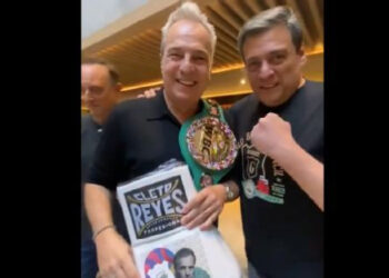 MAURICIO SULAIMÁN COMPARTE MOMENTO ESPECIAL CON HOMBRES G EN EL VIVE LATINO