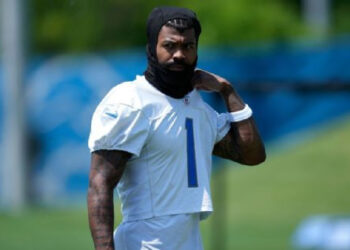 POLICÍA DE FLORIDA BUSCA A JUGADOR DE LA NFL POR ORDEN DE ARRESTO