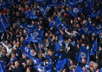 AFICIONADOS DEL CHELSEA EXPRESAN MALESTAR A LOS PROPIETARIOS POR MALOS RESULTADOS