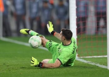 ATON VILLA ELIMINA A LILLE DE LA CONFERENCE LEAGUE GRACIAS A DIBU MARTÍNEZ