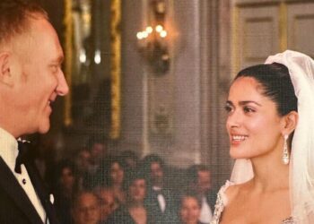 SALMA HAYEK DESVELA IMÁGENES INÉDITAS DE SU BODA CON FRANÇOIS-HENRI PINAULT