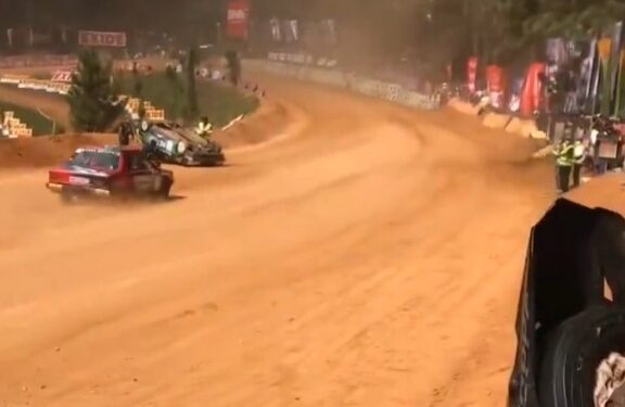 TRAGEDIA EN RALLY: PILOTO PIERDE CONTROL Y CAUSA MUERTE DE SIETE