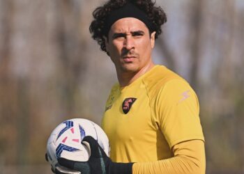 GUILLERMO OCHOA AL BORDE DE SU PEOR TEMPORADA EUROPEA