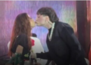 PESO PLUMA Y ANITTA: EL INOLVIDABLE BESO QUE CONMOCIONÓ MÉXICO