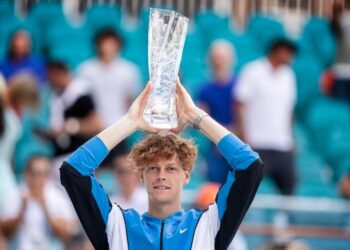 JANNIK SINNER DOMINA A GRIGOR DIMITROV Y SE CORONA EN MIAMI