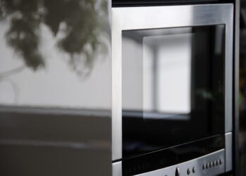 INCENDIO EN CASA DE MONTERREY POR SOBRECARGA EN MICROONDAS