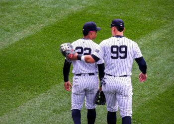 YANKEES SIENTEN SACUDIDA SÍSMICA ANTES DEL DEBUT DE TEMPORADA EN NUEVA YORK