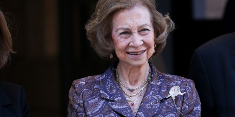 REINA SOFÍA SIGUE HOSPITALIZADA TRAS SEGUNDA NOCHE EN EL HOSPITAL 1 REINA SOFÍA SIGUE HOSPITALIZADA TRAS SEGUNDA NOCHE EN EL HOSPITAL