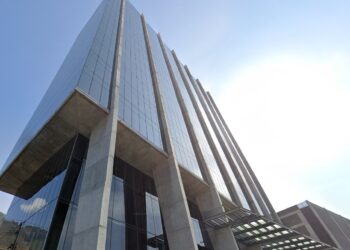 ROBAN EDIFICIO DE OFICINAS; SE LLEVAN UN MILLÓN