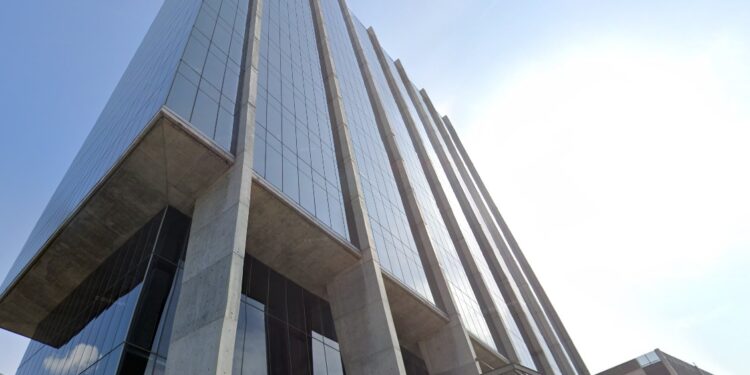 ROBAN EDIFICIO DE OFICINAS; SE LLEVAN UN MILLÓN 1 ROBAN EDIFICIO DE OFICINAS; SE LLEVAN UN MILLÓN