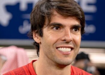 KAKÁ RECIBE APOYO MASIVO TRAS DECLARACIONES DE SU EXESPOSA