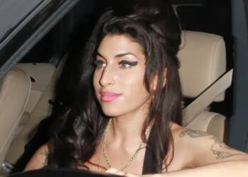 ‘BACK TO BLACK’ REVELA LOS VERDADEROS CULPABLES DE LA TRAGEDIA DE AMY WINEHOUSE, SEGÚN SU DIRECTORA