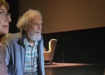 IMAGEN DE CLINT EASTWOOD A LOS 93 AÑOS DESATA COMENTARIOS