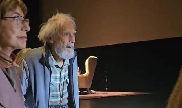 IMAGEN DE CLINT EASTWOOD A LOS 93 AÑOS DESATA COMENTARIOS 1 IMAGEN DE CLINT EASTWOOD A LOS 93 AÑOS DESATA COMENTARIOS