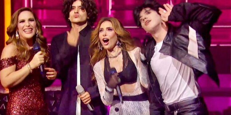 GLORIA TREVI IMPACTA AL CANTAR CON SUS HIJOS EN 'JUEGO DE VOCES' 1 GLORIA TREVI IMPACTA AL CANTAR CON SUS HIJOS EN ‘JUEGO DE VOCES’