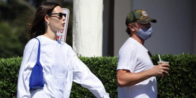 LEONARDO DICAPRIO Y VITTORIA CERETTI: RUMORES Y ACLARACIONES SOBRE UN POSIBLE COMPROMISO 1 LEONARDO DICAPRIO Y VITTORIA CERETTI: RUMORES Y ACLARACIONES SOBRE UN POSIBLE COMPROMISO