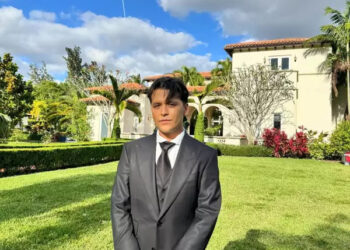 CHRISTIAN NODAL SORPRENDE CON RADICAL CAMBIO DE LOOK: ¿SE BORRÓ LOS TATUAJES?