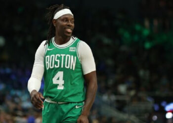 JRUE HOLIDAY FIRMA UNA EXTENSIÓN DE CONTRATO DE CUATRO AÑOS CON LOS BOSTON CELTICS